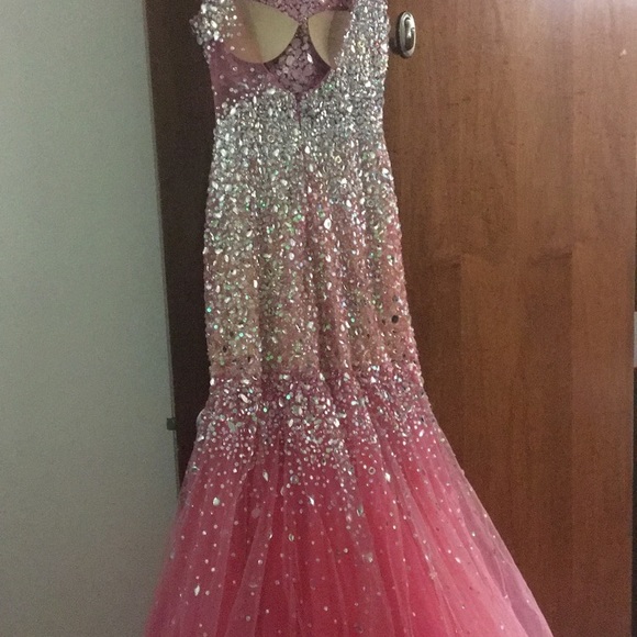 PROM DRESS - Picture 3 of 4